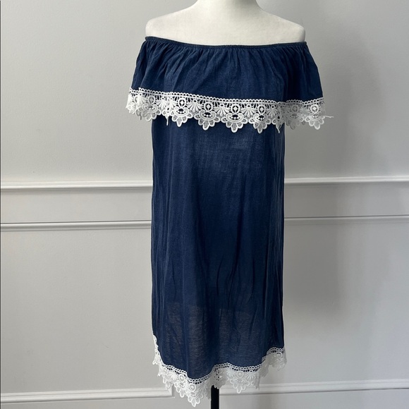 Made in Italy Off-Shoulder Cotton Dress with Lace Trim - Picture 2 of 7
